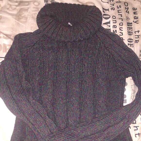 long sleeved turtle neck sweater - Picture 1 of 2